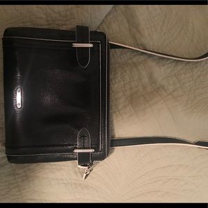 Cross body bag great for everyday!